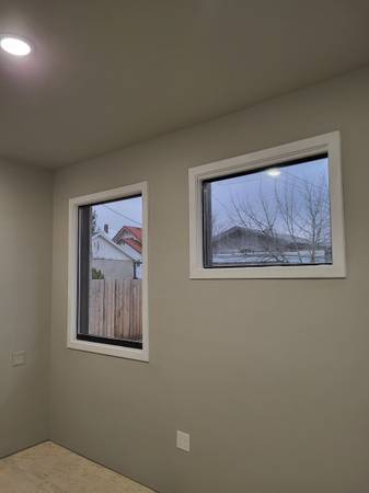 Interior - Clean living room wall and window painting